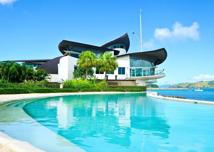 Yacht Club Villas